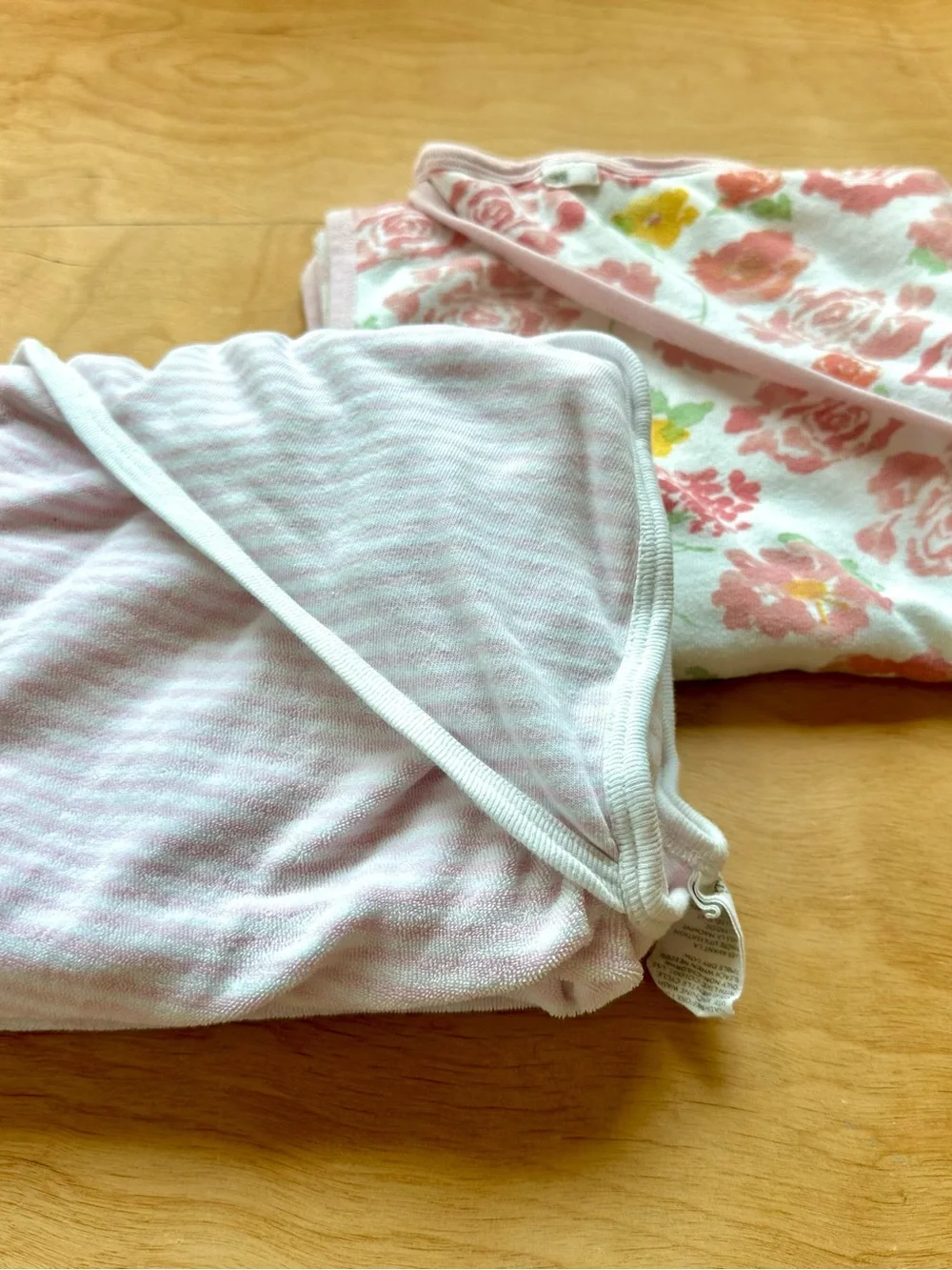 2 Burt’s Bees Baby Organic Cotton Hooded Towels Bath Wrap Bundle Pink Floral